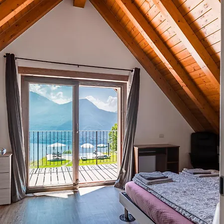 Stazzona, Casa A Punta, Vista Meravigliosa Chalet *