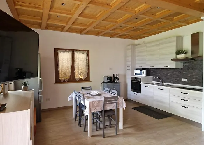 Stazzona, Casa A Punta, Vista Meravigliosa Chalet Stazzona
